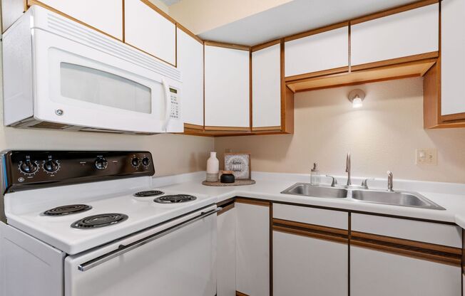 2 beds, 1.5 baths, 1,412 sqft, $1,895, Unit 05 2298