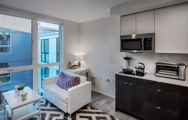 Pike Flats | 722 E Pike St