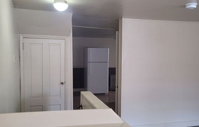 1 bed, 1 bath, $995, Unit 2