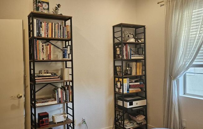 Modern 3BD/3BA Townhouse in Prime Union City Location – Walk to BART, Shops & More!