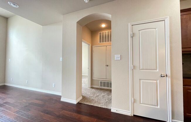 2 beds, 2 baths, 1,250 sqft, $1,699, Unit 1320