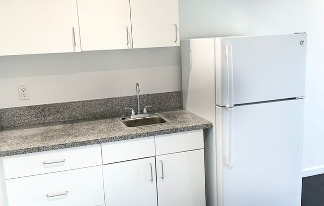 Studio, 1 bath, $1,640, Unit 08