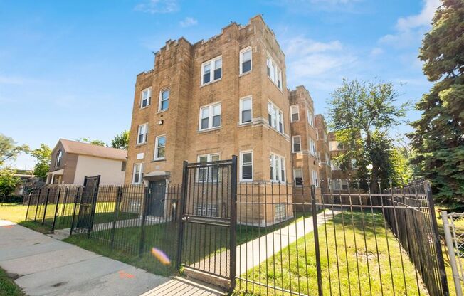 1215 - 1219 E 72nd St