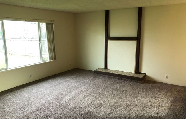 NW Eugene home in cul-de-sac with large yard!