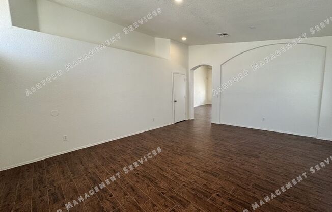 Now Available – Modern 4-Bedroom Home in Prime Phoenix Location!