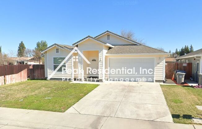 Wonderful 4bd/2ba Home with 2 Car Garage - Must See