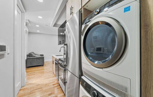 558 E191 BH LLC