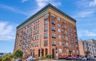 2001 California Street Apartments*