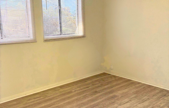 2 beds, 1.5 baths, $1,250, Unit 21-063E