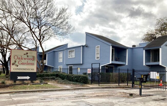 2 Bedrooms / 2 Baths updated condo upstairs
