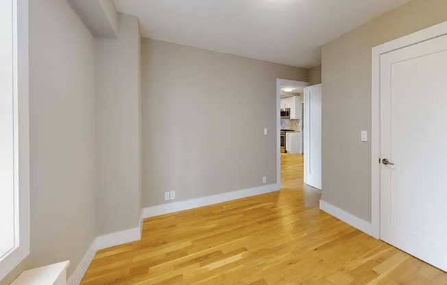 1 bed, 1 bath, 1,069 sqft, $6,595, Unit 25E