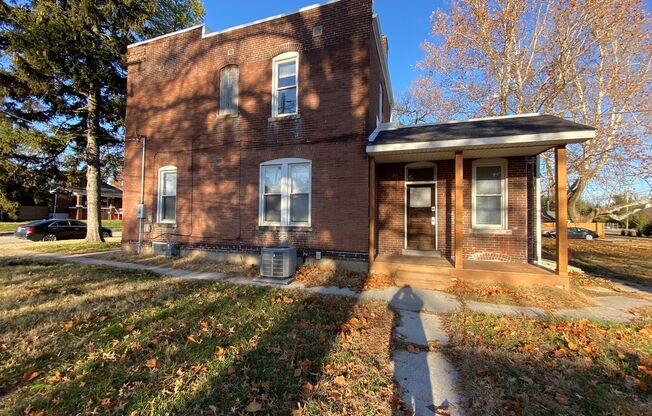 Spacious 3-Bedroom Historic Home in Belleville, IL