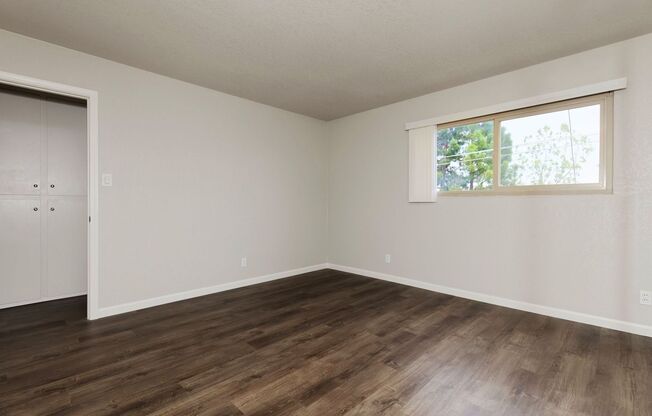 2 beds, 1 bath, 800 sqft, $2,295, Unit 14