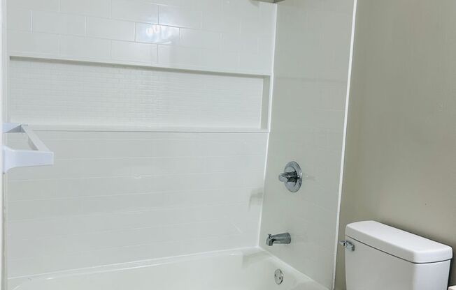 2 beds, 1.5 baths, 1,200 sqft, $1,350, Unit 513 Toombs St Unit 06