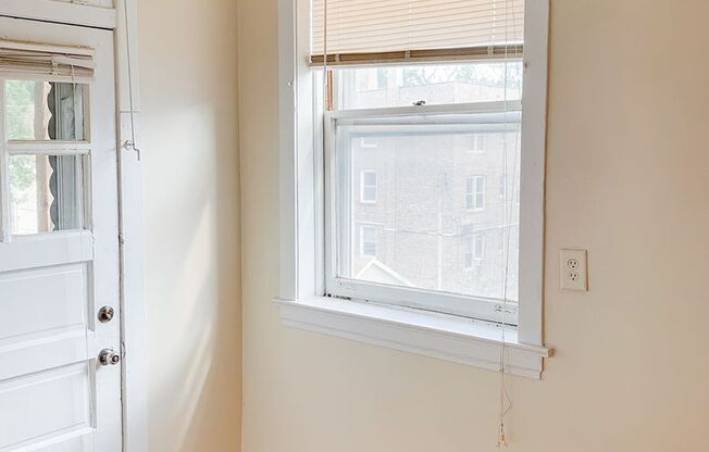 2 beds, 1 bath, 805 sqft, $1,975, Unit 5047-3W