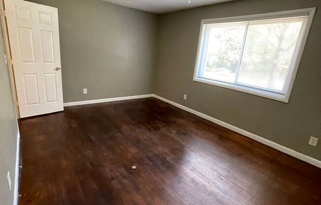 2 beds, 1 bath, $1,000