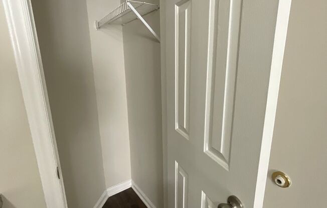 2 beds, 2 baths, 1,190 sqft, $1,550, Unit 2708-3 - Remodel