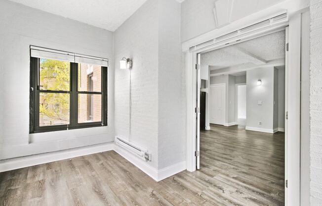 2 beds, 1 bath, 750 sqft, $2,450, Unit 205