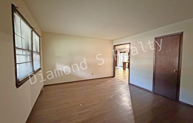 3 Bedroom Home Located Near Sunset & Campbell