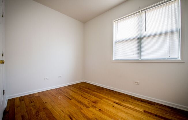 3038 W Flournoy