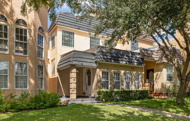 Elegant 3-Bedroom TownHome in Gated Community