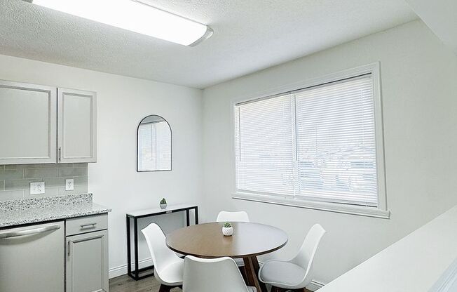 2 beds, 2 baths, 1,300 sqft, $1,299, Unit 3011