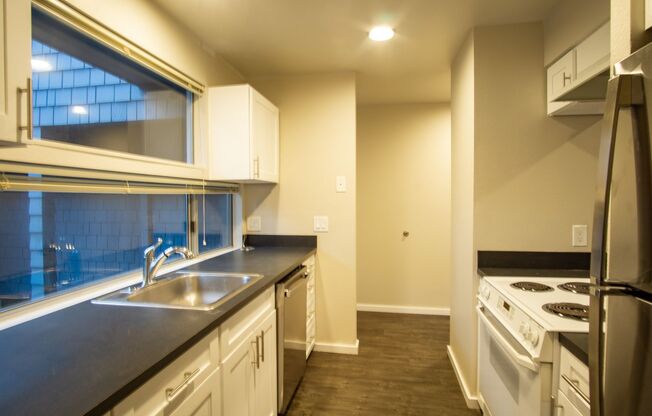 1 bed, 1 bath, $1,695, Unit 4701-B