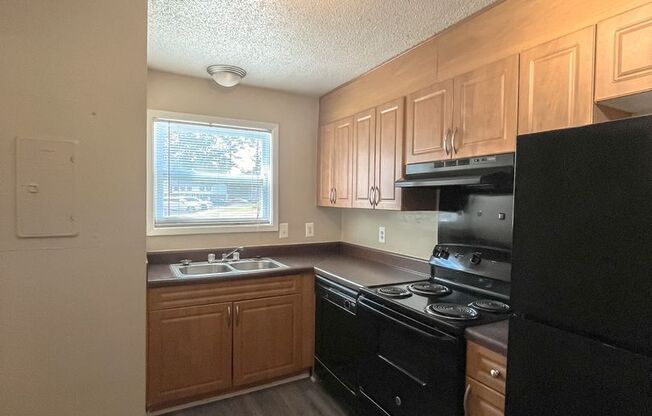 2 beds, 1 bath, 800 sqft, $1,100, Unit K4