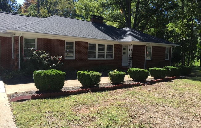 Hamilton Lakes Park Area 3 BR in Grimsley HS District