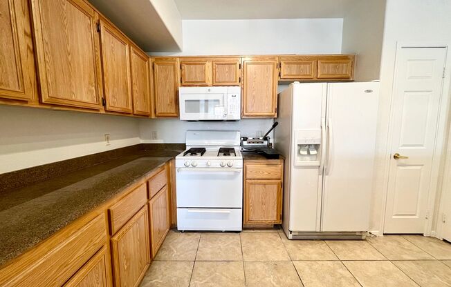 UPGRADED 1BD/1BA GATED CONDO INSIDE CHATEAU NOUVEAU! NEW FLOORING & PAINT!