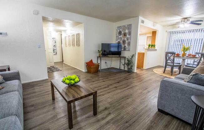 2 beds, 2 baths, 987 sqft, $969