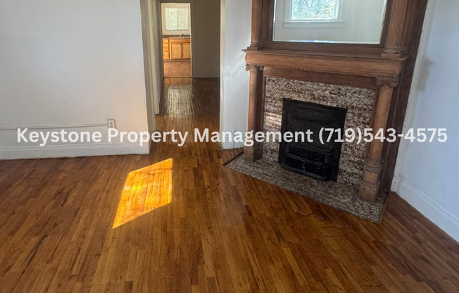 Charming Southside Victorian Tri-plex - Apartment with 2 Bedrooms/1 Bath  $1000/$1000