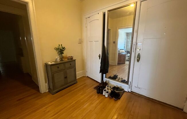 4 beds, 2 baths, $2,295, Unit 10