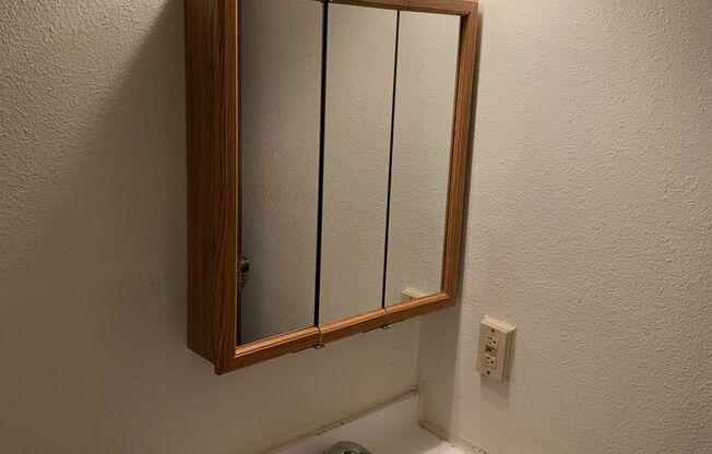 Studio, 1 bath, 325 sqft, $525, Unit 1929-27