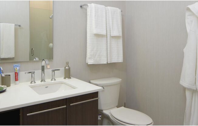 1 bed, 2 baths, $2,700, Unit 3-218
