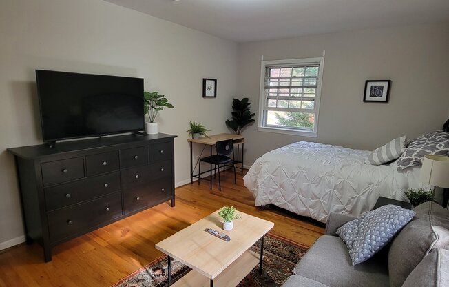 6205 QUEBEC PL