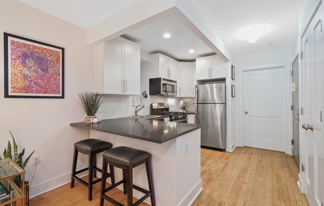 305 W 150 ST