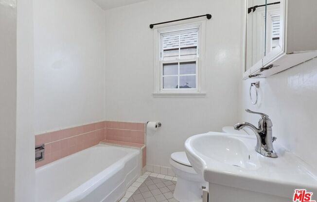 1255 S CRES HTS BLVD