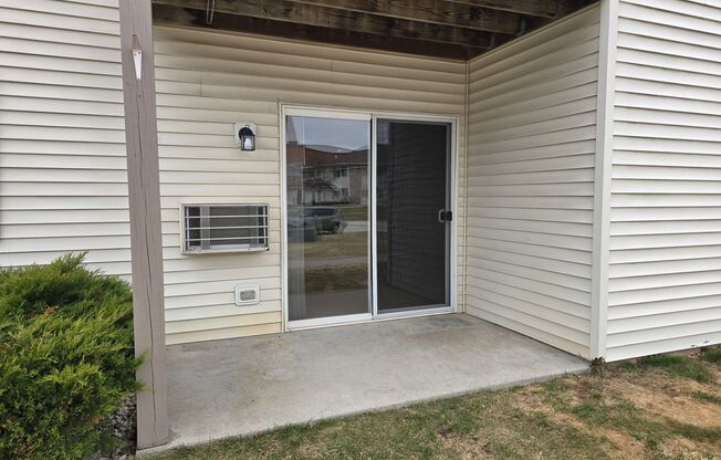 2 beds, 1 bath, 850 sqft, $1,259, Unit PL   7506