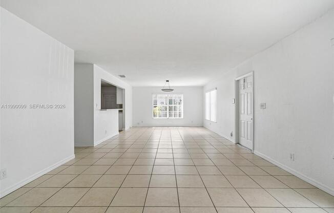 841 NW 10 ST
