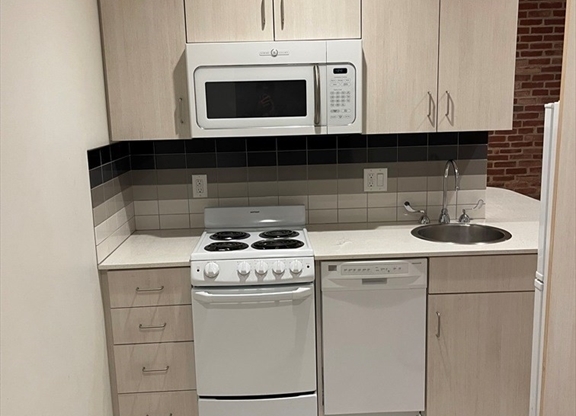 144 Bowdoin St Apt 32M