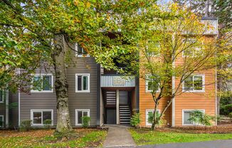 Modern 2 Bedroom 2 Bathroom Condo Close to Downtown Kirkland