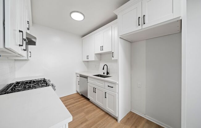 2 beds, 1 bath, $2,495, Unit 07