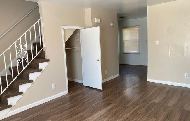 2 beds, 1.5 baths, 800 sqft, $1,290, Unit 4520-09