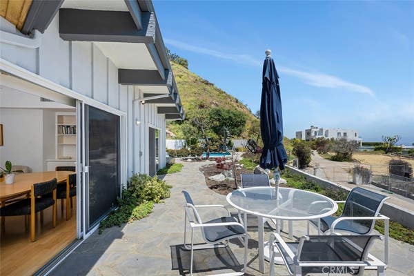 1032 ENCHANTED WAY