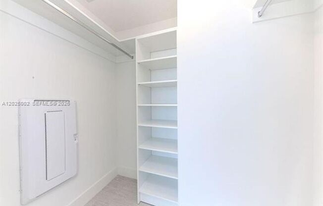 2 beds, 2 baths, $5,000, Unit # T 3509