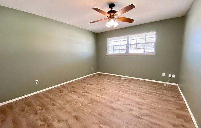 3 beds, 2 baths, $1,595