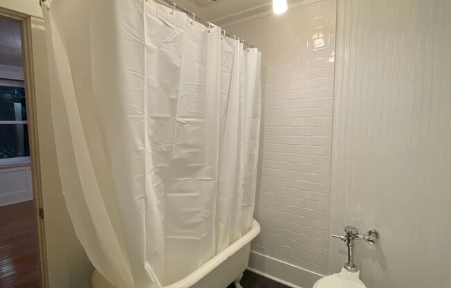 Studio, 1 bath, 450 sqft, $910, Unit 7
