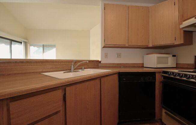 1 bed, 1 bath, $950, Unit # 204