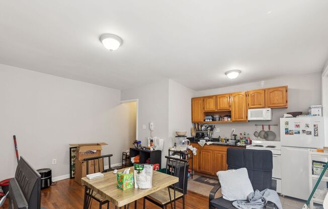 1 bed, 1 bath, 600 sqft, $1,150, Unit B25